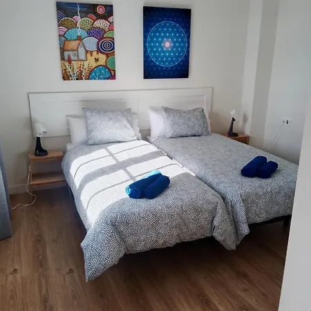 Om Con Vistas Al Mar Y Volcanes